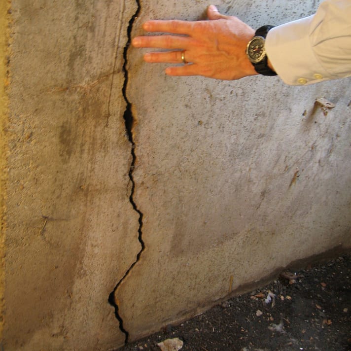 Fissures de béton